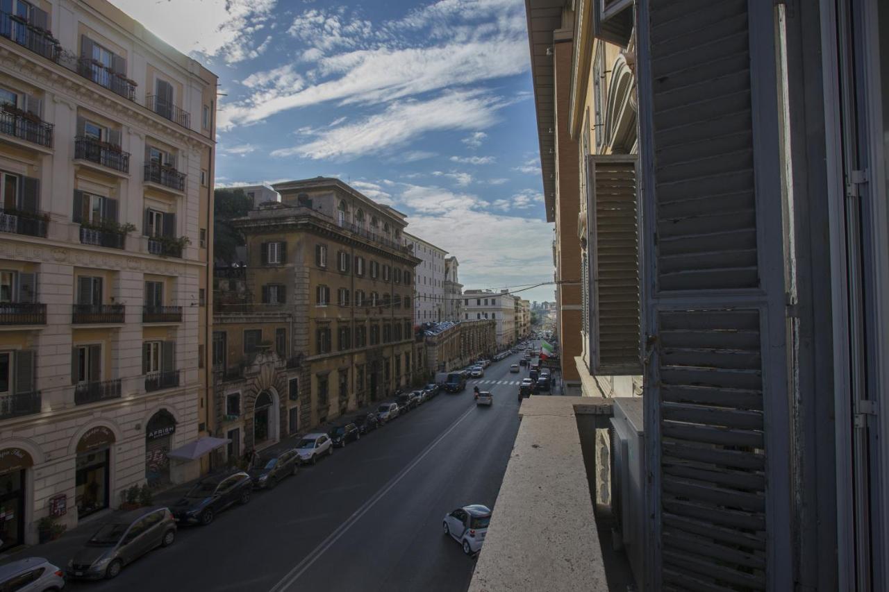 Colosseo Prestige Rooms Roma Exterior foto