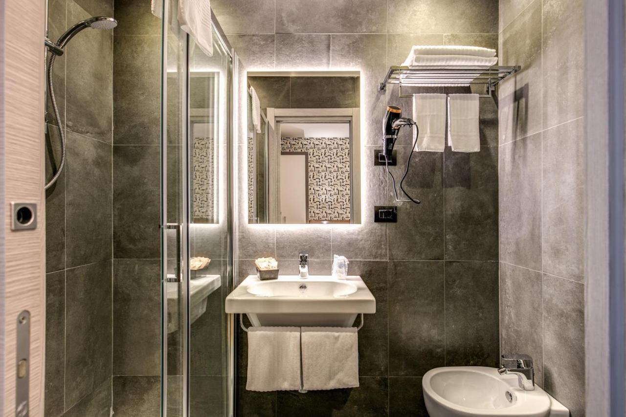 Colosseo Prestige Rooms Roma Exterior foto